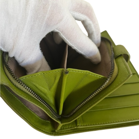 Bottega Veneta Bifold wallet Green Intrecciatro Italy - Picture 9 of 16